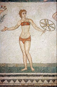 Questa immagine ha l'attributo alt vuoto; il nome del file è 220px-PiazzaArmerina-Mosaik-Bikini.jpg