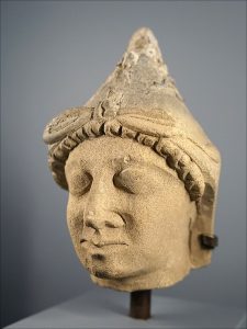 ARCHEOLOGIA Thonis-Heracleion Tête_de_statuette_chypriote_(Exposition_Osiris,_Institut_du_Monde_Arabe)