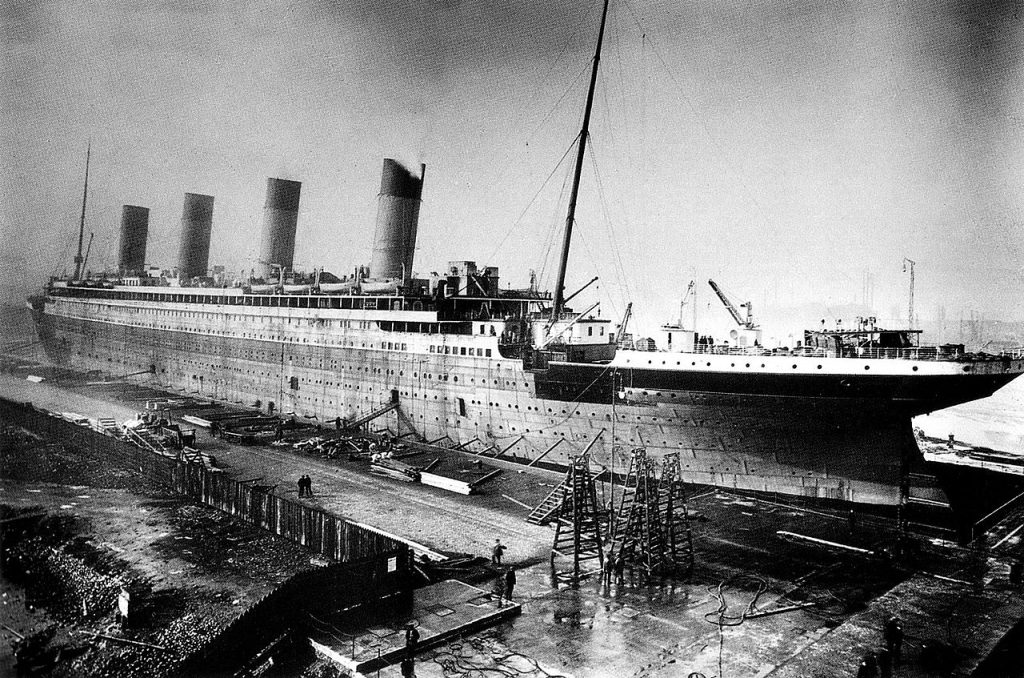 Questa immagine ha l'attributo alt vuoto; il nome del file è rms-1280px-Titanic_under_construction-1024x678.jpg