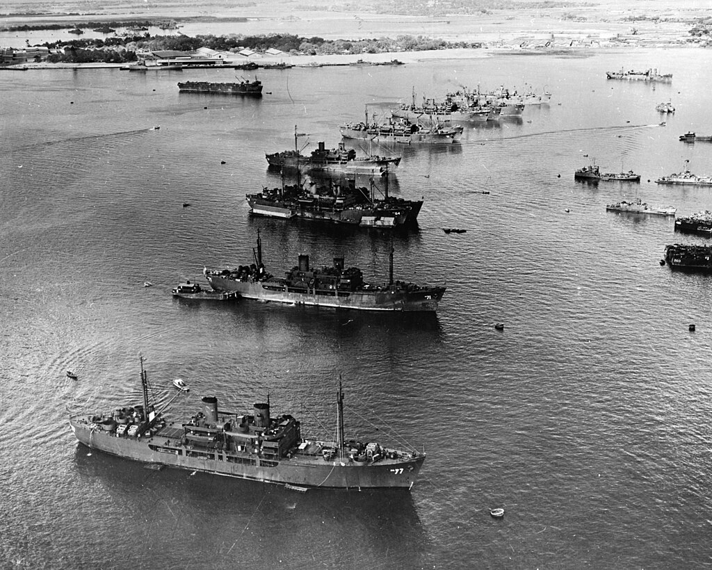 Questa immagine ha l'attributo alt vuoto; il nome del file è Target_and_support_ships_for_Operation_Crossroads_at_Pearl_Harbor_Hawaii_USA_in_February_1946_80-G-702126.jpg